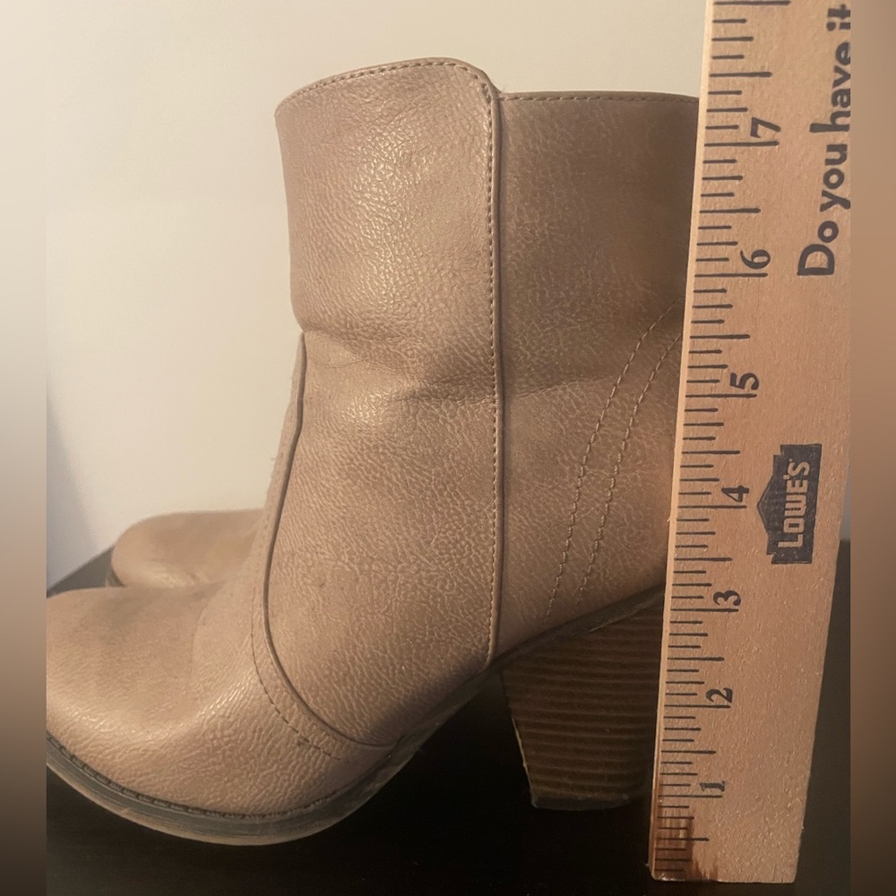 Tan heeled boots